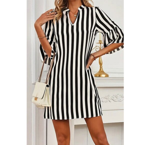 NEW Black & White striped Slimming A-line Dress Lightweight for summer NWT - Picture 1 of 7